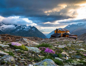 3030 Gandegg, Gandegghütte